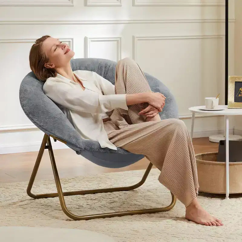 Zeus & Ruta Comfortable Faux Fur Disc Accent Chair - Adult-Size for Bedroom & Living Room